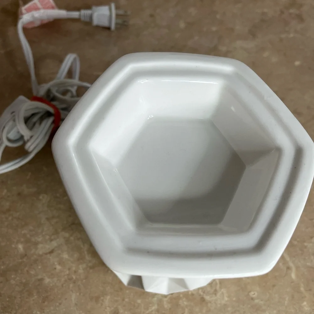 Scentsy Alabaster Wax Warmer